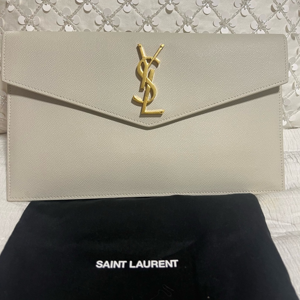 Yves Saint Laurent YSL Uptown Pouck